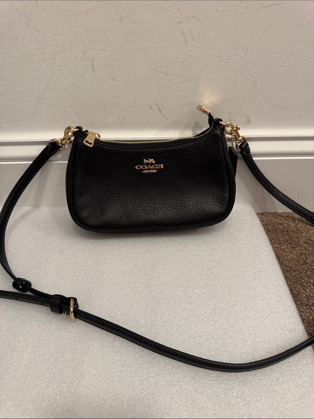 Coach Teri black pebbled leather crossbody bag purse with hangtag
